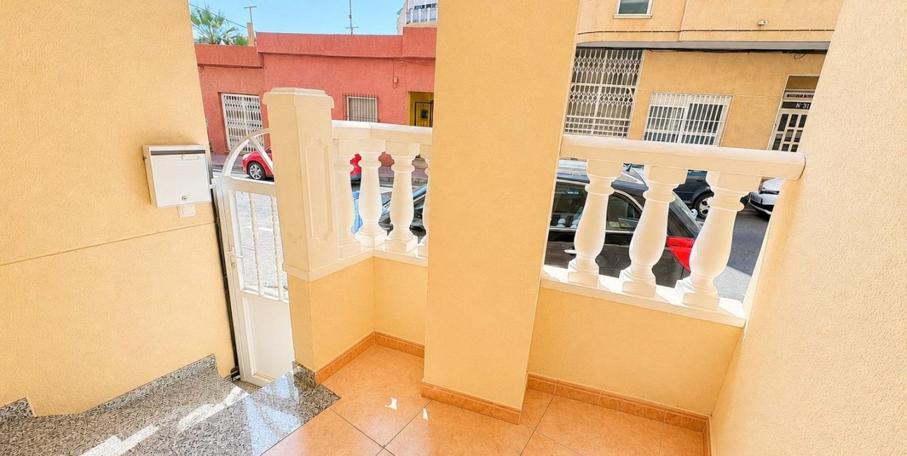 Resale - Apartment / flat -
Torrevieja - Playa del Cura