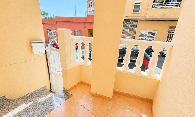 Resale - Apartment / flat -
Torrevieja - Playa del Cura