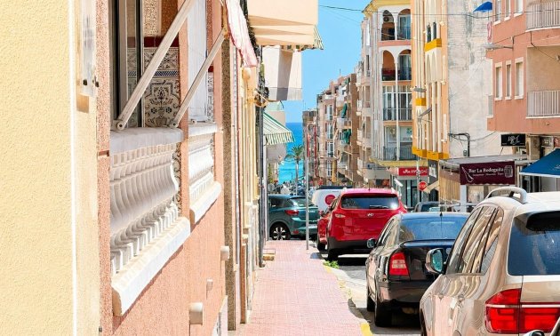 Resale - Apartment / flat -
Torrevieja - Playa del Cura