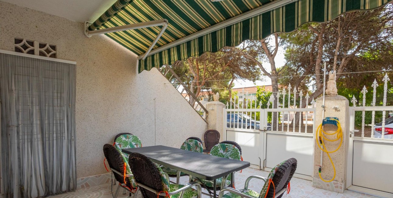 Resale - Bungalow -
Torrevieja - Playa de los Naufragos