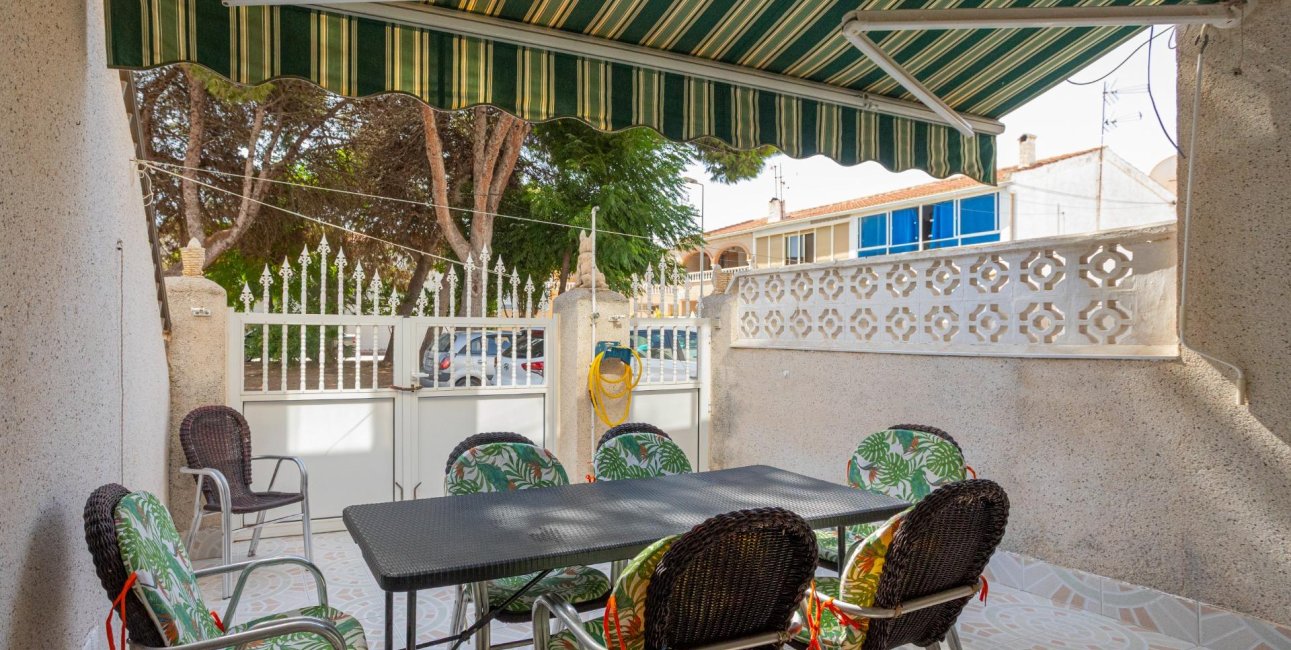 Resale - Bungalow -
Torrevieja - Playa de los Naufragos