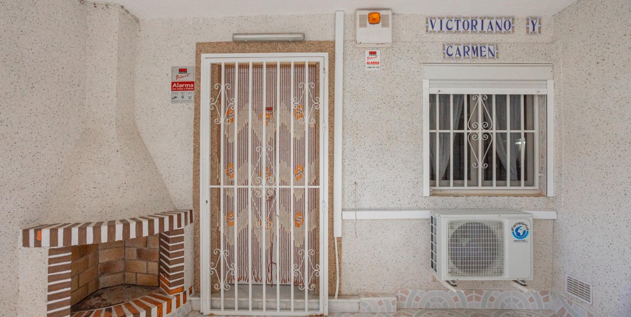 Resale - Bungalow -
Torrevieja - Playa de los Naufragos