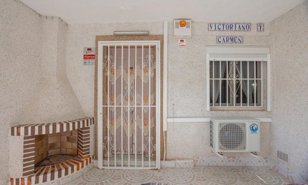 Resale - Bungalow -
Torrevieja - Playa de los Naufragos