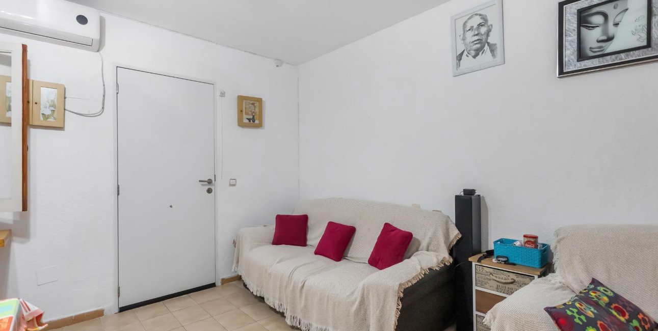 Resale - Bungalow -
Torrevieja - Playa de los Naufragos