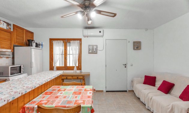 Resale - Bungalow -
Torrevieja - Playa de los Naufragos