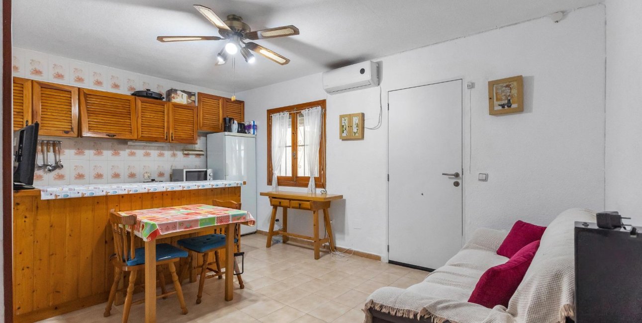 Resale - Bungalow -
Torrevieja - Playa de los Naufragos