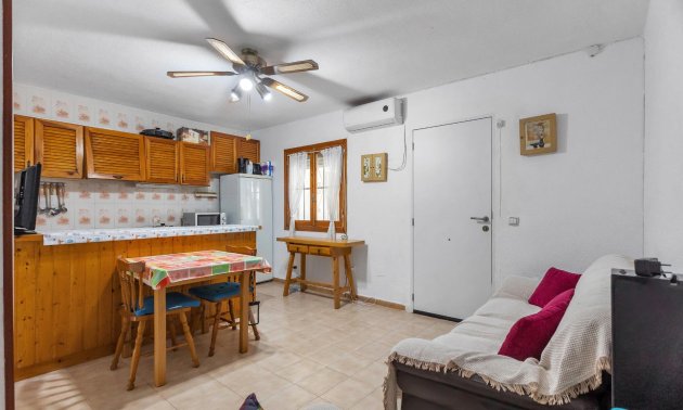 Resale - Bungalow -
Torrevieja - Playa de los Naufragos