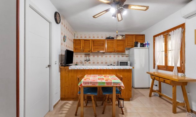 Resale - Bungalow -
Torrevieja - Playa de los Naufragos