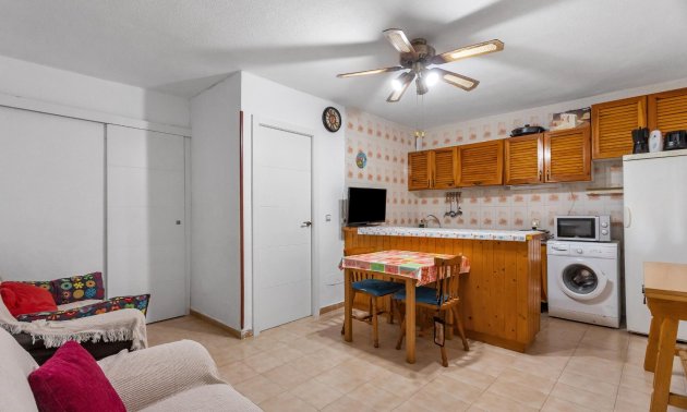 Resale - Bungalow -
Torrevieja - Playa de los Naufragos