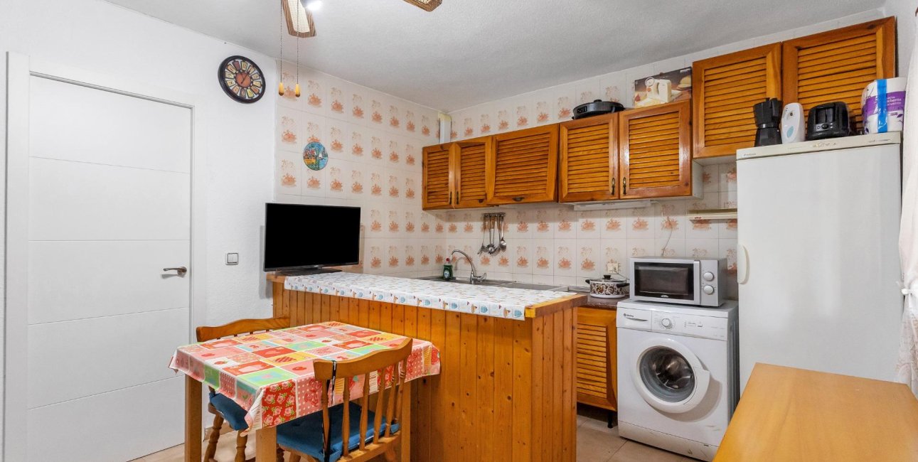 Resale - Bungalow -
Torrevieja - Playa de los Naufragos