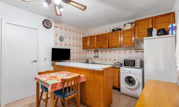 Resale - Bungalow -
Torrevieja - Playa de los Naufragos