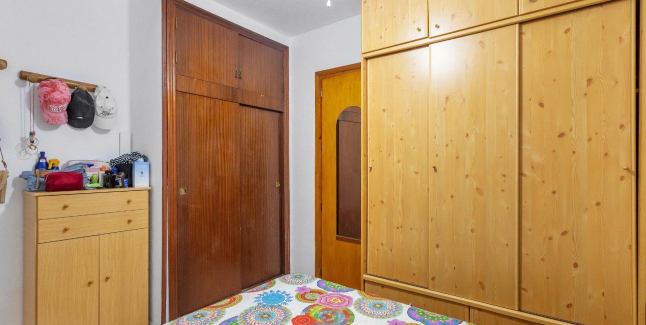Resale - Bungalow -
Torrevieja - Playa de los Naufragos