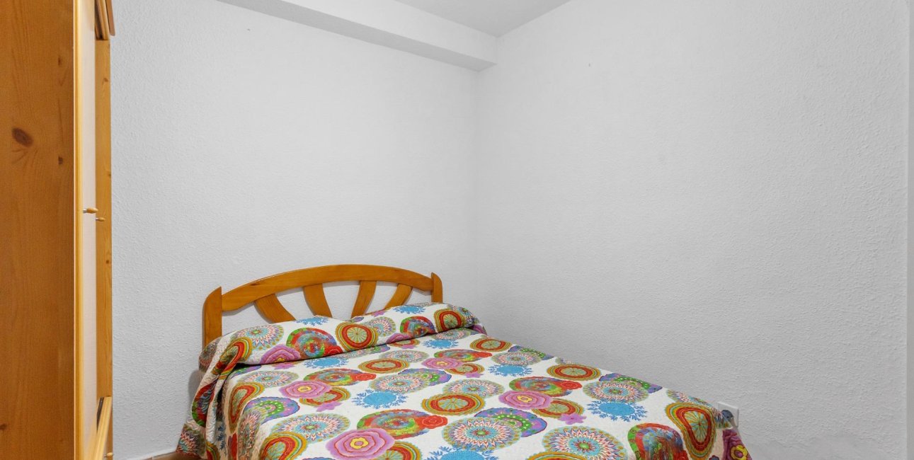 Resale - Bungalow -
Torrevieja - Playa de los Naufragos