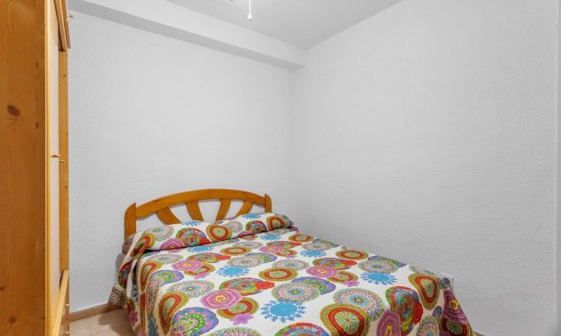 Resale - Bungalow -
Torrevieja - Playa de los Naufragos