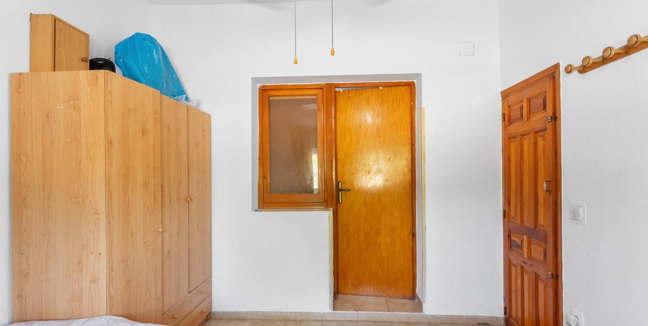 Resale - Bungalow -
Torrevieja - Playa de los Naufragos