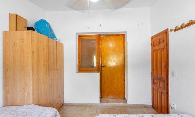 Resale - Bungalow -
Torrevieja - Playa de los Naufragos