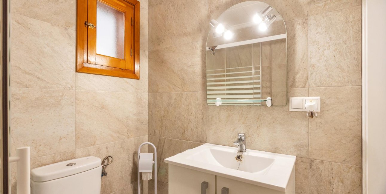 Resale - Bungalow -
Torrevieja - Playa de los Naufragos