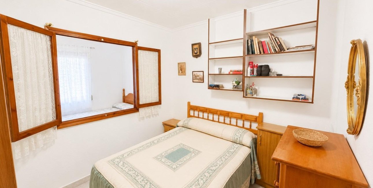 Resale - Bungalow -
Torrevieja - Torretas  - La Siesta - El Limonar