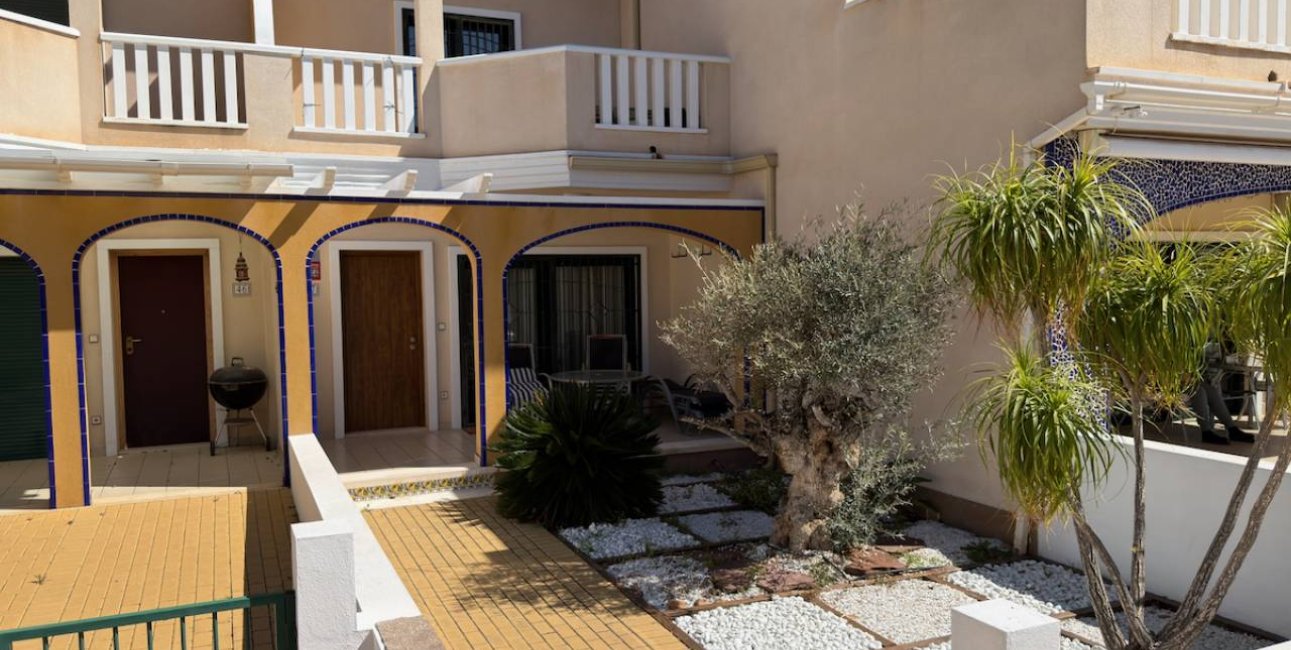 Resale - Townhouse -
Ciudad Quesada - Doña Pepa
