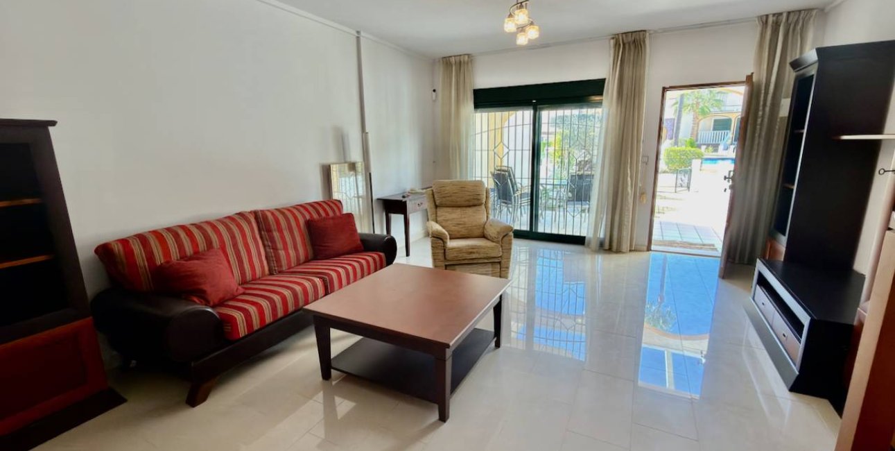 Resale - Townhouse -
Ciudad Quesada - Doña Pepa
