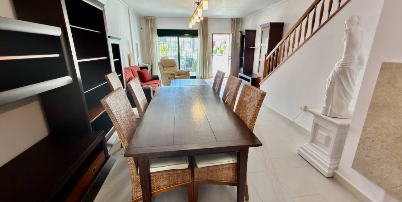 Resale - Townhouse -
Ciudad Quesada - Doña Pepa