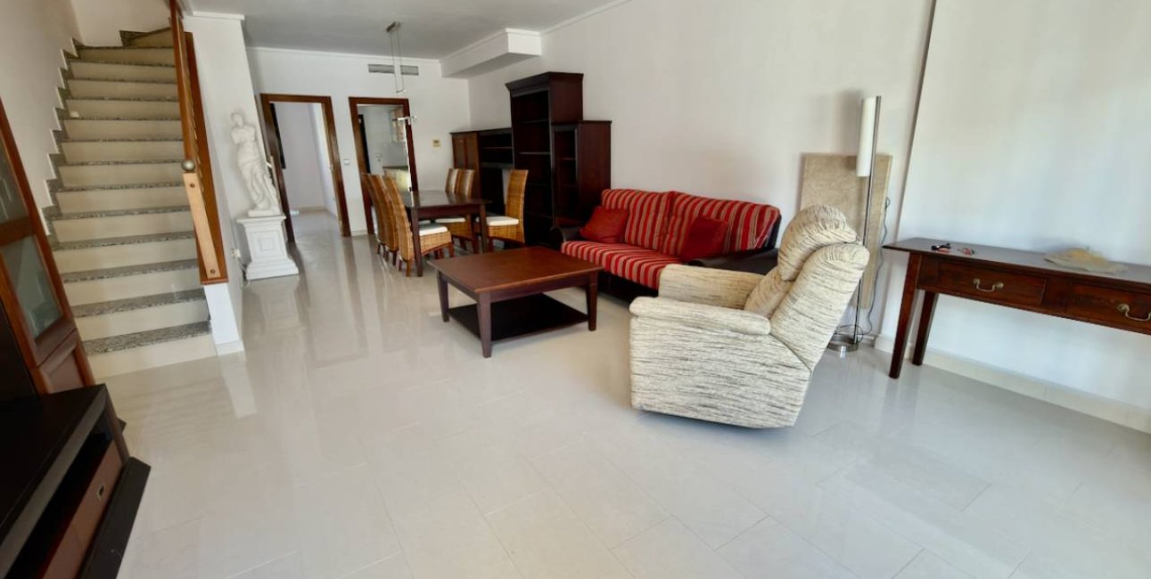 Resale - Townhouse -
Ciudad Quesada - Doña Pepa