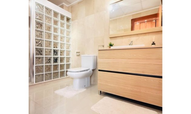 Resale - Townhouse -
Ciudad Quesada - Doña Pepa