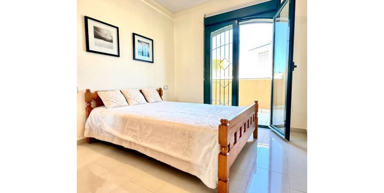 Resale - Townhouse -
Ciudad Quesada - Doña Pepa