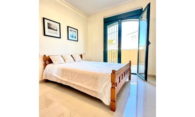 Resale - Townhouse -
Ciudad Quesada - Doña Pepa