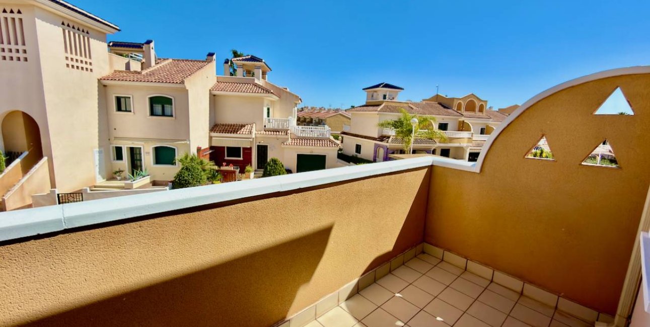 Resale - Townhouse -
Ciudad Quesada - Doña Pepa