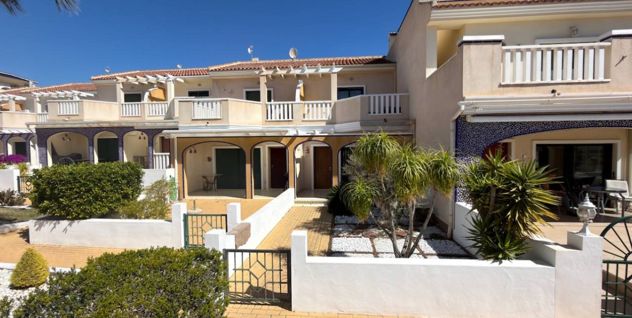 Resale - Townhouse -
Ciudad Quesada - Doña Pepa