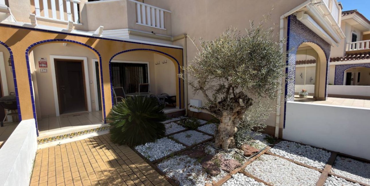 Resale - Townhouse -
Ciudad Quesada - Doña Pepa