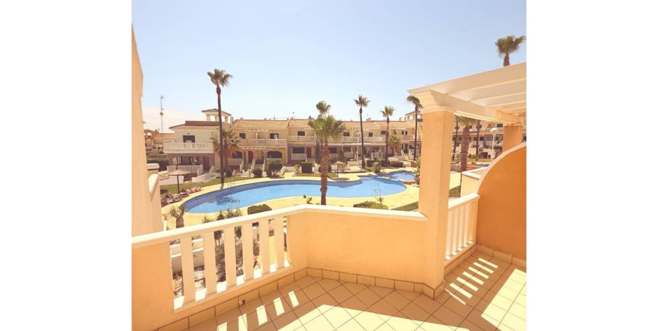 Resale - Townhouse -
Ciudad Quesada - Doña Pepa