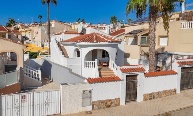 Resale - Villa -
Ciudad Quesada - La Marquesa