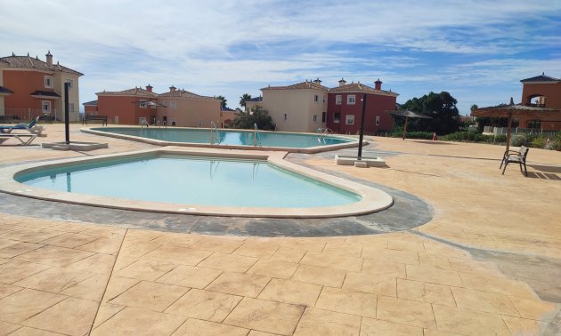 Resale - Apartment / flat -
Altaona Golf - Country Village