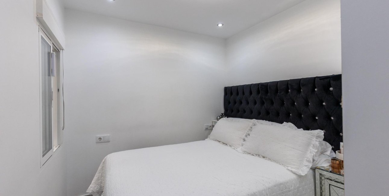 Resale - Bungalow -
Torrevieja - Torretas  - La Siesta - El Limonar