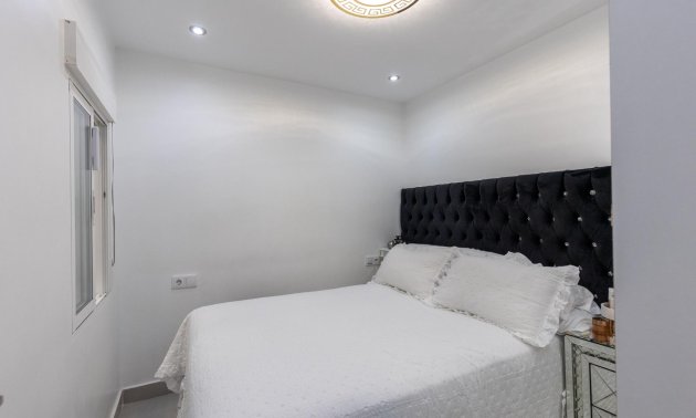 Resale - Bungalow -
Torrevieja - Torretas  - La Siesta - El Limonar