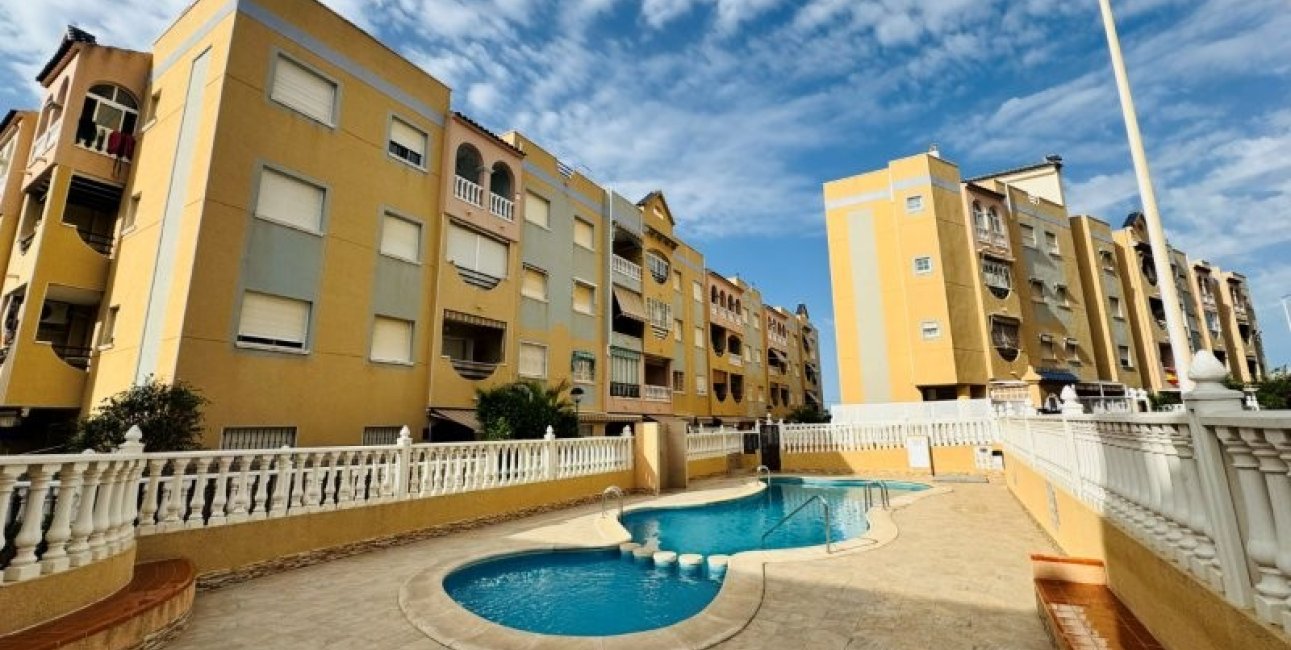 Resale - Apartment / flat -
Torrevieja - Torrevista Playa
