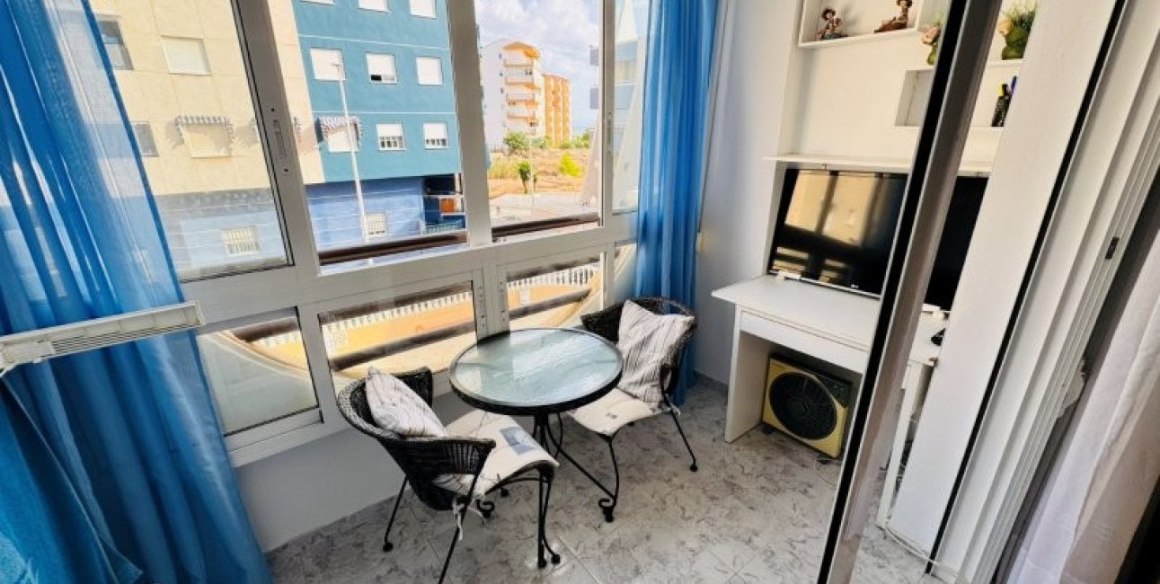 Resale - Apartment / flat -
Torrevieja - Torrevista Playa
