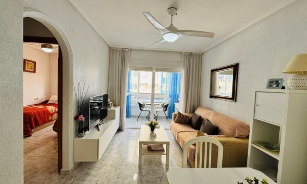 Resale - Apartment / flat -
Torrevieja - Torrevista Playa