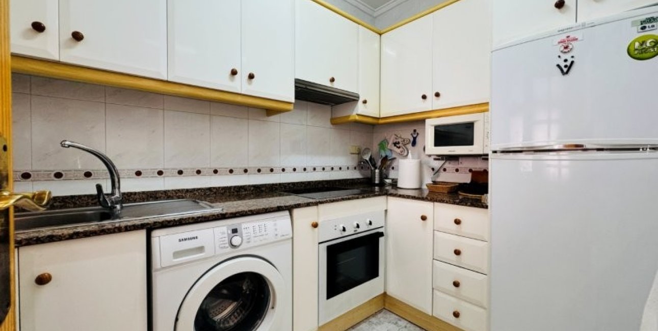 Resale - Apartment / flat -
Torrevieja - Torrevista Playa