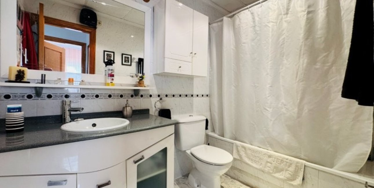 Resale - Apartment / flat -
Torrevieja - Torrevista Playa