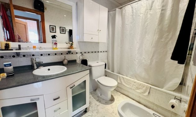 Resale - Apartment / flat -
Torrevieja - Torrevista Playa