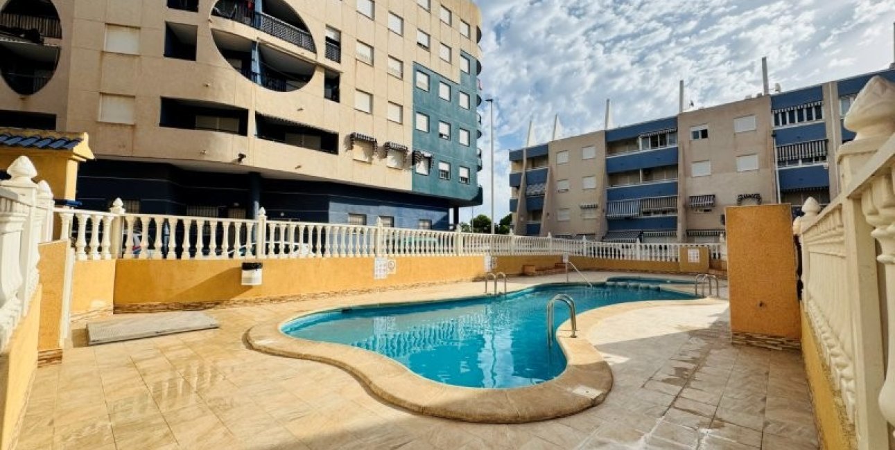 Resale - Apartment / flat -
Torrevieja - Torrevista Playa