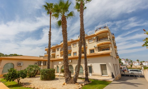 Reventa - Apartamento / piso -
Orihuela - Villamartin