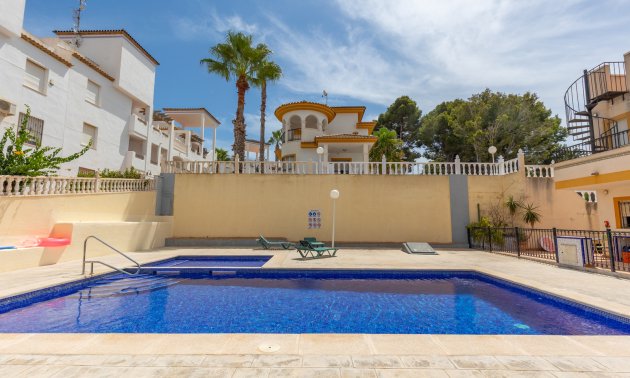 Reventa - Apartamento / piso -
Orihuela - Villamartin