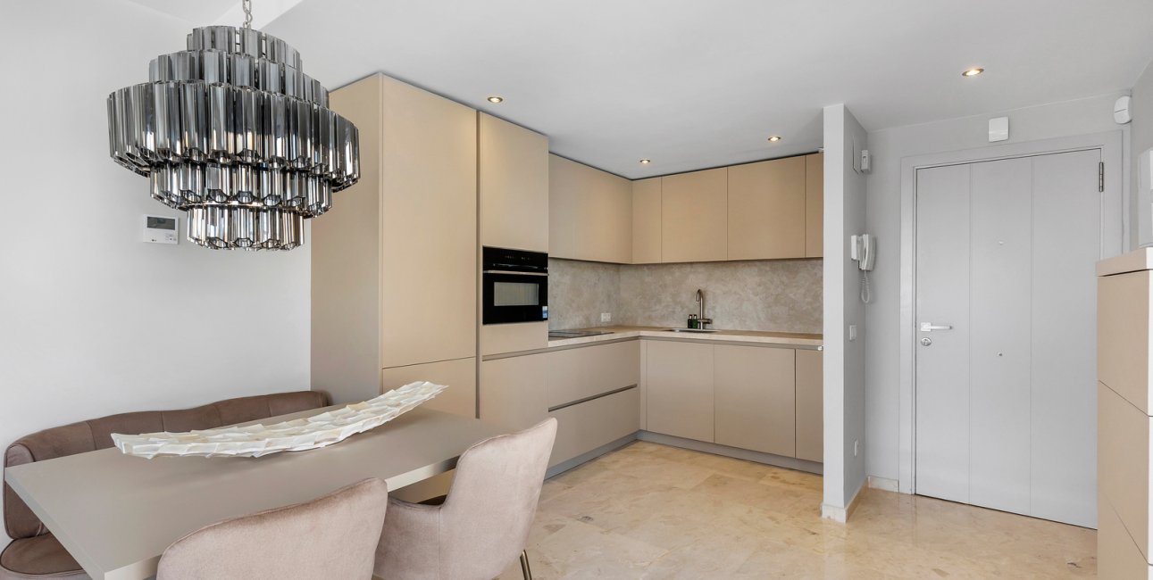 Resale - Apartment / flat -
Torrevieja - Punta prima