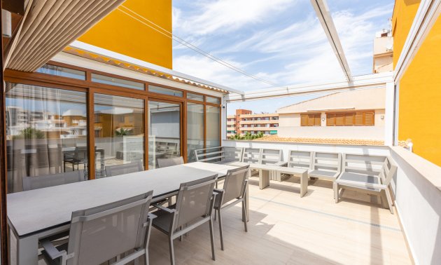 Resale - Apartment / flat -
Torrevieja - Punta prima