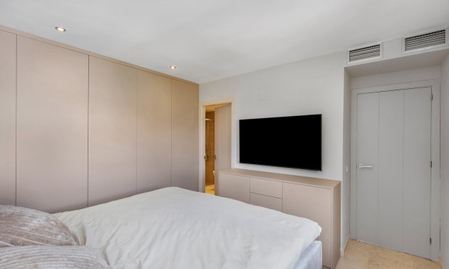 Resale - Apartment / flat -
Torrevieja - Punta prima