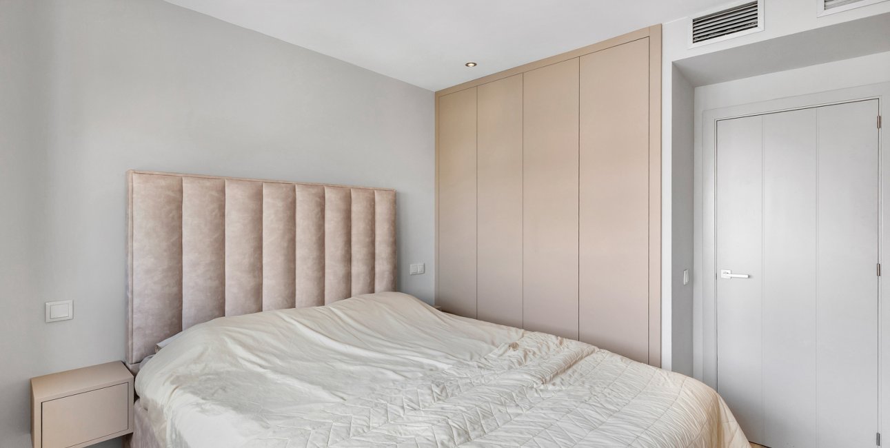 Resale - Apartment / flat -
Torrevieja - Punta prima